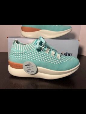 Moshn By Klogs Vigor Knit Shoes Sneakers Aqua Green Womans 6M